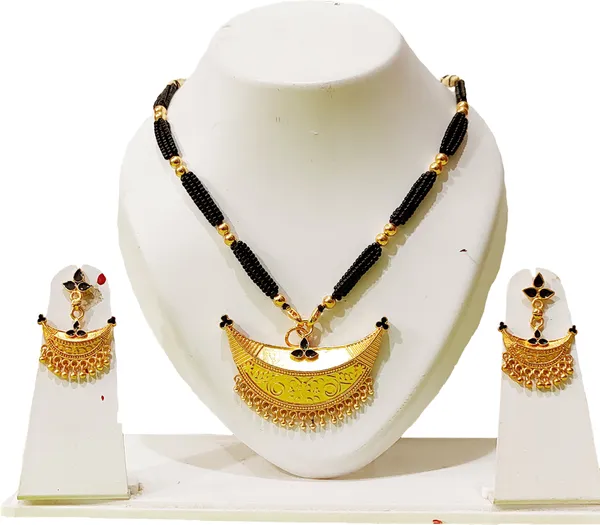 Assamese_Traditional_Gold_Plated_Red_Black_Colour_Joonbiri_Tassel_Jewellery_Set_For_Women